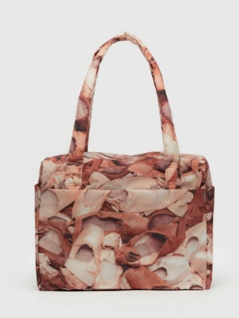 EUC Baggu small cloud carry-on in pointe shoe Ballet Travel